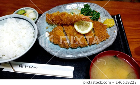 Thick-cut pork cutlet with crispy fried shrimp added... [Pork loin cutlet set meal with fried shrimp] 140519222
