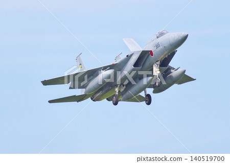 第 306 中隊的 F-15J 準備降落 第 306 中隊的 F-15J 準備降落 140519700