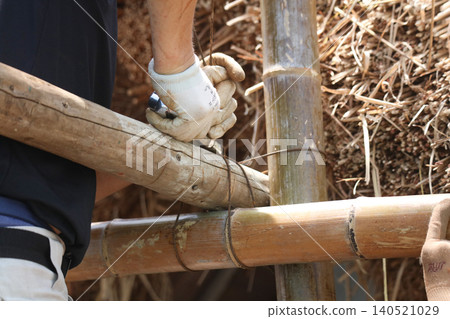 Scaffolding worker Scaffolding worker 140521029