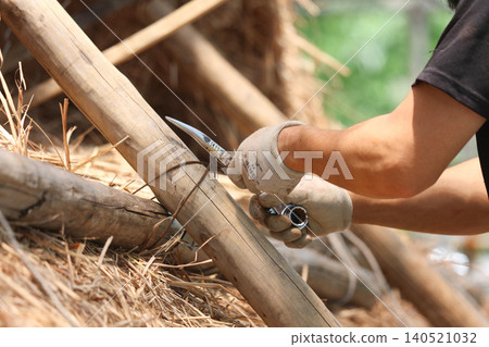Scaffolding worker Scaffolding worker 140521032