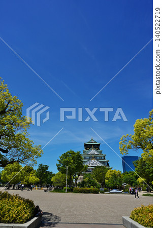 大阪城雄偉壯麗,是日本最著名的城堡之一。 大阪城雄偉壯麗,是日本最著名的城堡之一。 140522719