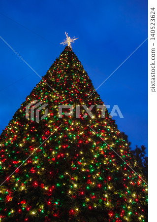 A giant Christmas tree and top stars lit up the Atlanta night sky. A giant Christmas tree and top stars lit up the Atlanta night sky. 140523624