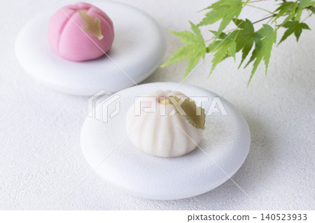 Upper cake Upper cake 140523933