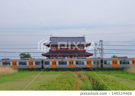 近鐵列車駛過平城京(朱雀門) 近鐵列車駛過平城京(朱雀門) 140524408