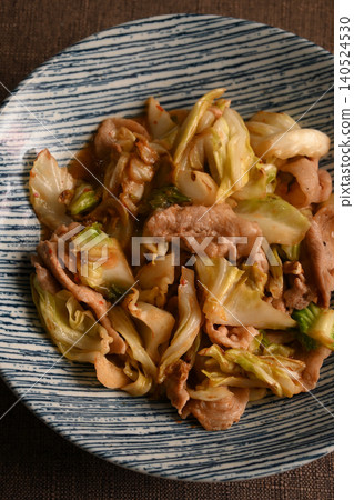 味噌炒豬肉高麗菜;辣味噌炒豬肉高麗菜。 味噌炒豬肉高麗菜;辣味噌炒豬肉高麗菜。 140524530