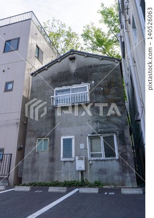 old dilapidated second-hand house old dilapidated second-hand house 140526063