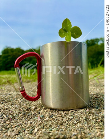 四葉三葉草 四葉三葉草 140527222