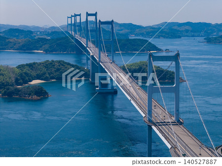 來島海峽大橋,擁有美麗的橋塔群。 來島海峽大橋,擁有美麗的橋塔群。 140527887