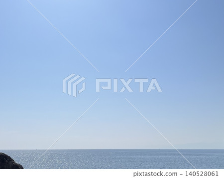 廣闊的淺藍色天空和大海 廣闊的淺藍色天空和大海 140528061