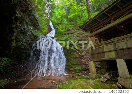 Shiraya Falls (Ikuno-cho, Asago City, Hyogo Prefecture) Shiraya Falls (Ikuno-cho, Asago City, Hyogo Prefecture) 140532203