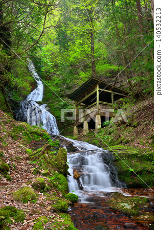 Shiraya Falls (Ikuno-cho, Asago City, Hyogo Prefecture) Shiraya Falls (Ikuno-cho, Asago City, Hyogo Prefecture) 140532213