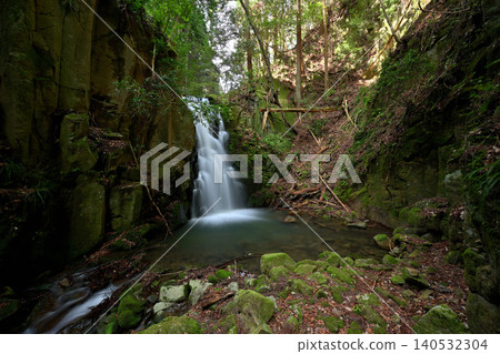 Kamakura Waterfall (Muro, Uda City, Nara Prefecture) Kamakura Waterfall (Muro, Uda City, Nara Prefecture) 140532304