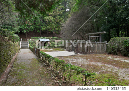 Emperor Uda's Mausoleum at Ōuchiyama (Ukyō-ku, Kyoto City, Kyoto Prefecture) 140532465