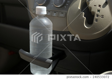 車內飲料架 140533072