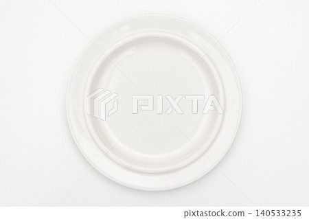 White plate 140533235