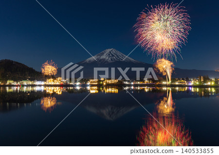 Winter fireworks in Fujikawaguchiko Town, Yamanashi Prefecture Winter fireworks in Fujikawaguchiko Town, Yamanashi Prefecture 140533855