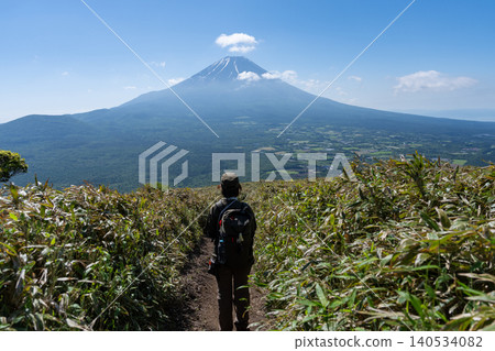 Mount Ryugatake: A mountain you can climb while gazing at Mount Fuji. 140534082