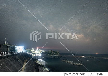 A port town with a lighthouse and the Milky Way - Mie Prefecture A port town with a lighthouse and the Milky Way - Mie Prefecture 140535028