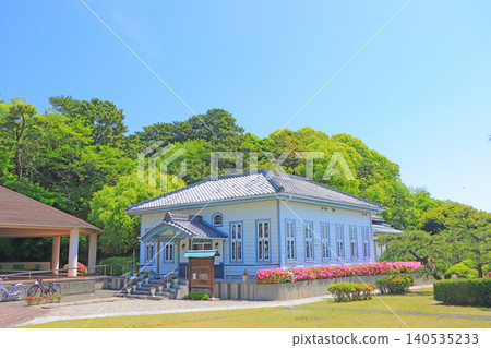 Seaside Literature Memorial Museum and azalea scenery in Gamagori, Aichi Prefecture 140535233