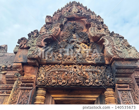 班迭雷寺建築群,濕婆與卡莉女神舞蹈浮雕,第三東塔門 班迭雷寺建築群,濕婆與卡莉女神舞蹈浮雕,第三東塔門 140535673