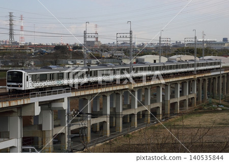 209系MUE列車運行於武藏野線 209系MUE列車運行於武藏野線 140535844