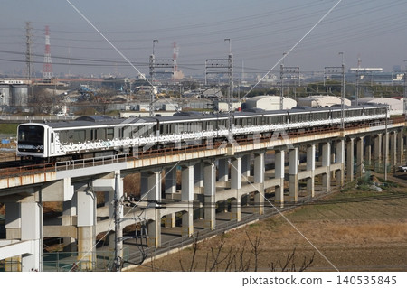 209系MUE列車運行於武藏野線 209系MUE列車運行於武藏野線 140535845