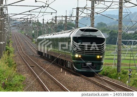 暮光特快「水風號」列車正駛往厚生線近江中莊站。 暮光特快「水風號」列車正駛往厚生線近江中莊站。 140536806