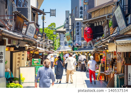 Tokyo sightseeing - Shibamata Taishakuten Temple approach Tokyo sightseeing - Shibamata Taishakuten Temple approach 140537534