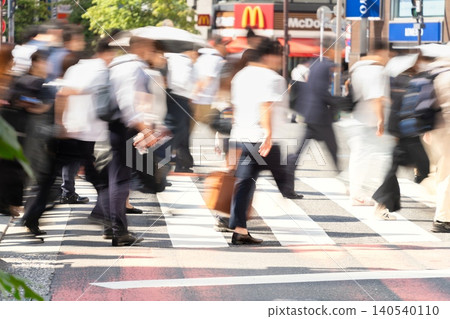 Commuter rush hour, Shinjuku Station, Tokyo 140540110