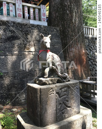 三峰神社的狼雕像 140540185