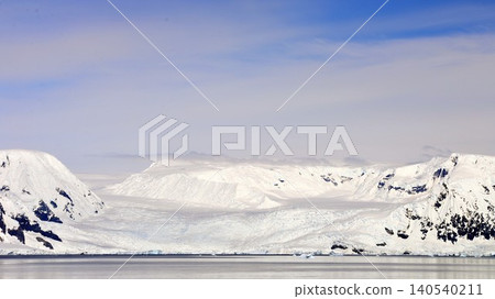 Antarctic cruises where you can enjoy the mysteries of nature. 140540211