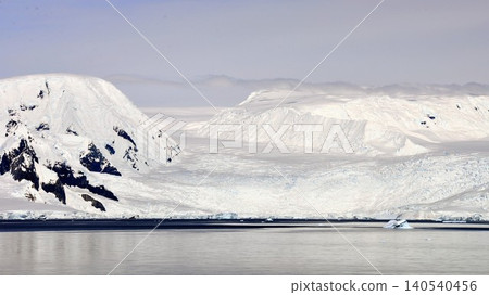Antarctic cruises where you can enjoy the mysteries of nature. Antarctic cruises where you can enjoy the mysteries of nature. 140540456