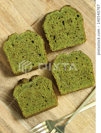Cross-section of a matcha pound cake Cross-section of a matcha pound cake 140540767