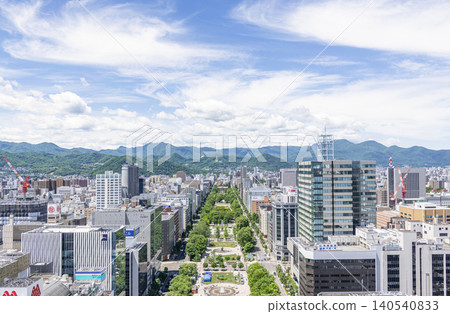 北海道札幌市、札幌市中心、大通公園和札幌城市景觀 140540833