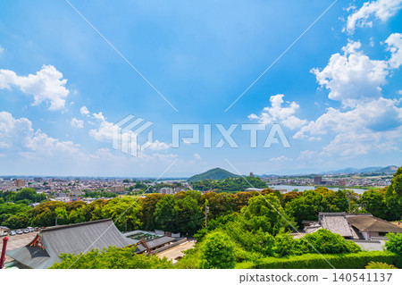 犬山城和犬山成田山寺景色(愛知縣犬山市) 犬山城和犬山成田山寺景色(愛知縣犬山市) 140541137