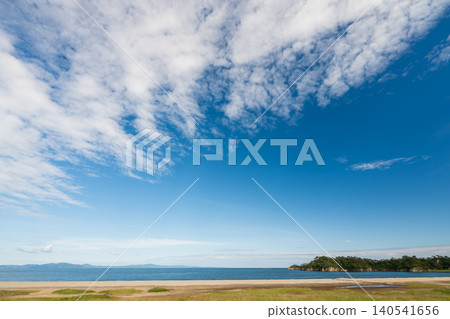 奧松島和野比留海岸的景色在藍天下盡收眼底。 奧松島和野比留海岸的景色在藍天下盡收眼底。 140541656