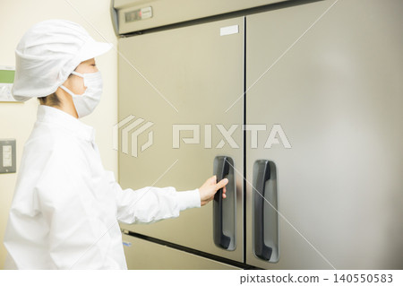 Part-time staff working in white coats Part-time staff working in white coats 140550583