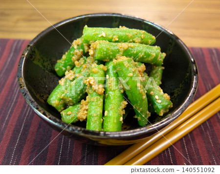 Beans with sesame seeds Beans with sesame seeds 140551092