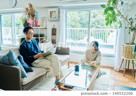 一對夫婦要交談 140552200