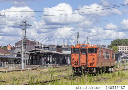 Trains departing from Tsuyama Station Trains departing from Tsuyama Station 140552487