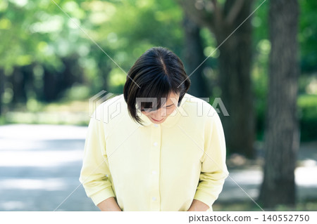 Long-term care staff woman Long-term care staff woman 140552750