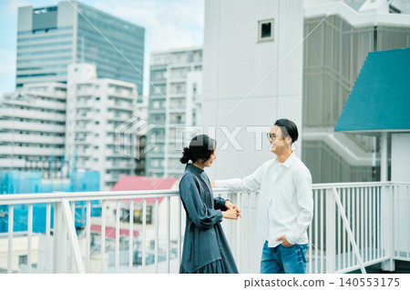 一對夫婦和他們的理想之家 一對夫婦和他們的理想之家 140553175