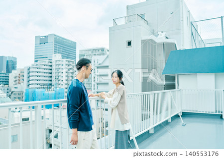 一對夫婦和他們的理想之家 一對夫婦和他們的理想之家 140553176