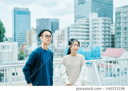 A couple and their ideal home 140553196