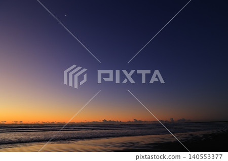 美麗的海灘日出 美麗的海灘日出 140553377