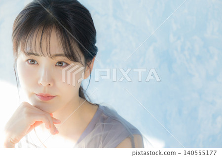 年輕的女士 年輕的女士 140555177