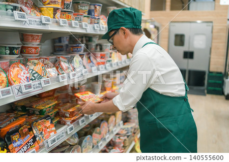 super, supermarket, salesperson 140555600