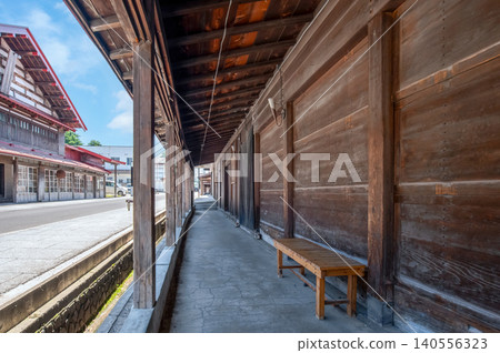 [黑石市中町古見世通] 古見世通保留了江戶時代的商賈宅邸，營造出迷人的氛圍。 140556323