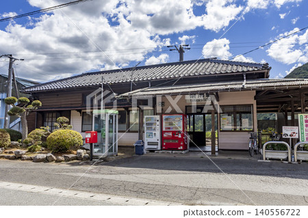 The station building of Yanase Station on the San'in Main Line The station building of Yanase Station on the San'in Main Line 140556722