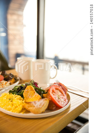 Brunch and coffee at a cafe Brunch and coffee at a cafe 140557018